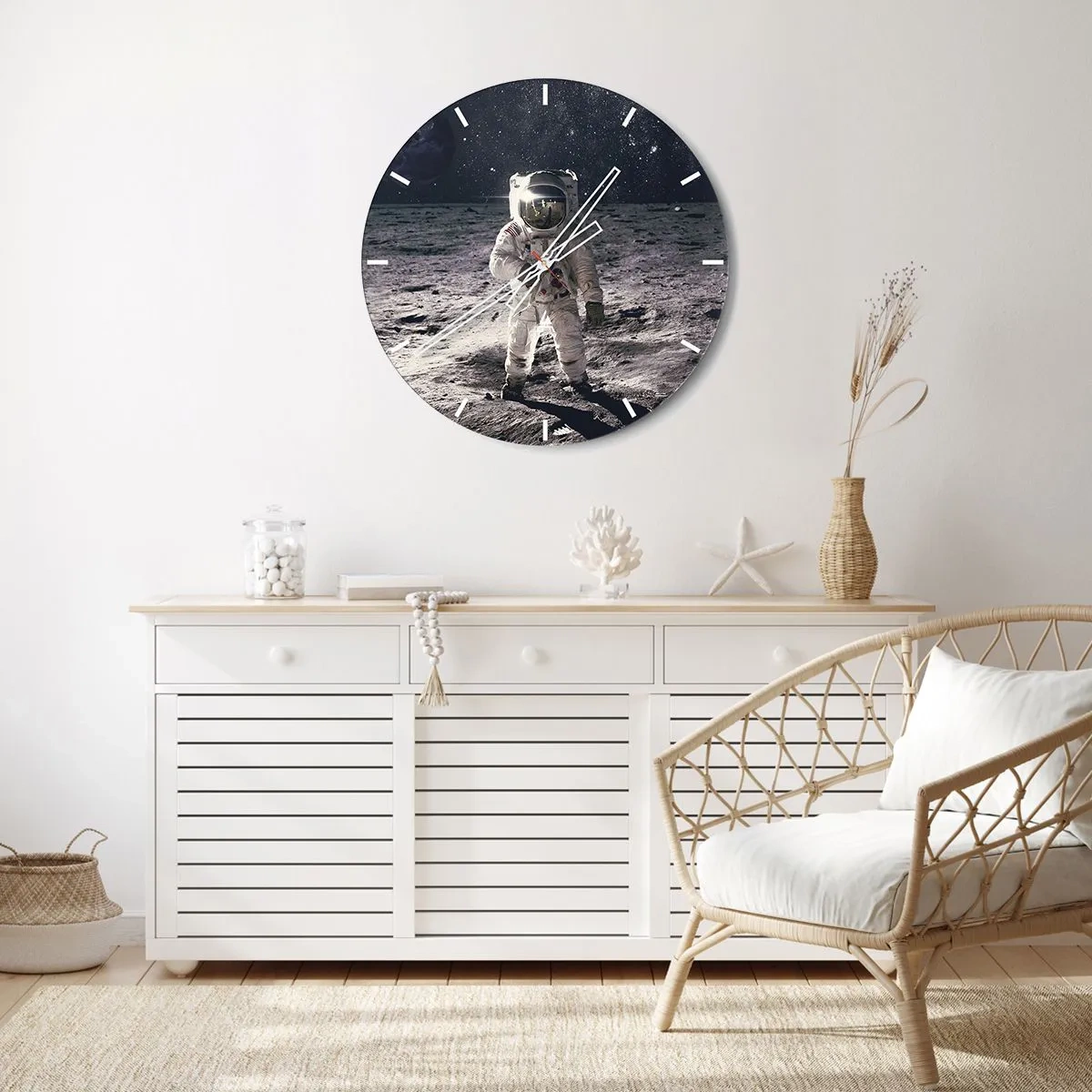 Reloj de pared - Reloj de vidrio - Astronauta en la superficie lunar - 30x30cm - Saludos desde la Luna - Decoración de pared moderna para salón, cocina y dormitorio ARTTOR