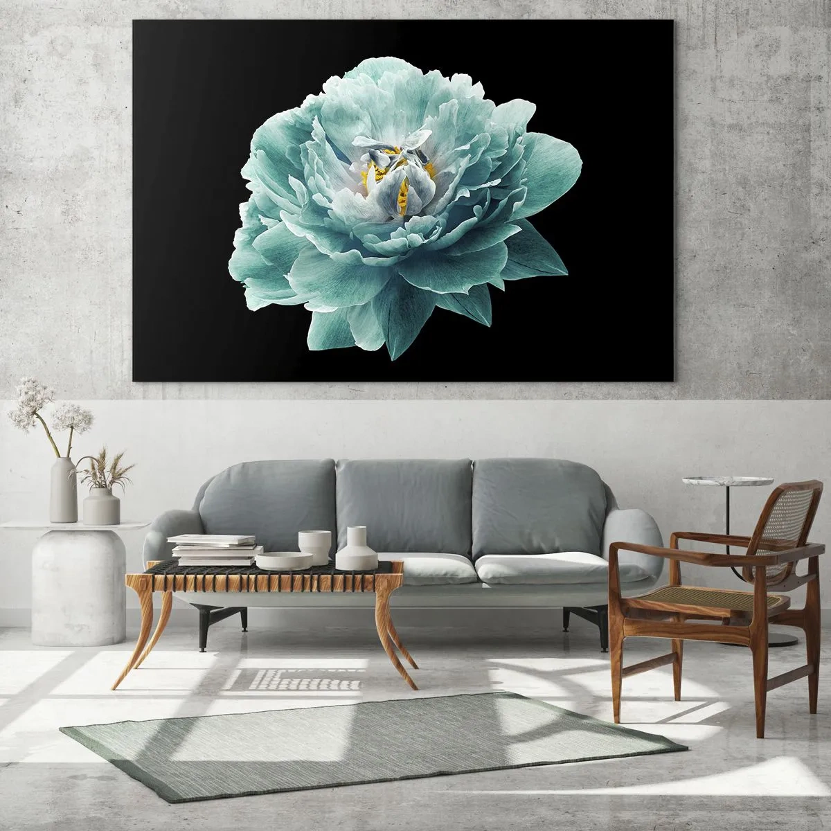 Cuadro sobre vidrio - Impresiones sobre Vidrio - Una flor turquesa con un centro amarillo sobre un fondo negro en un estilo glamoroso. - 70x50cm - Pétalos azules y dorados - Decoración de pared moderna para salón y dormitorio ARTTOR