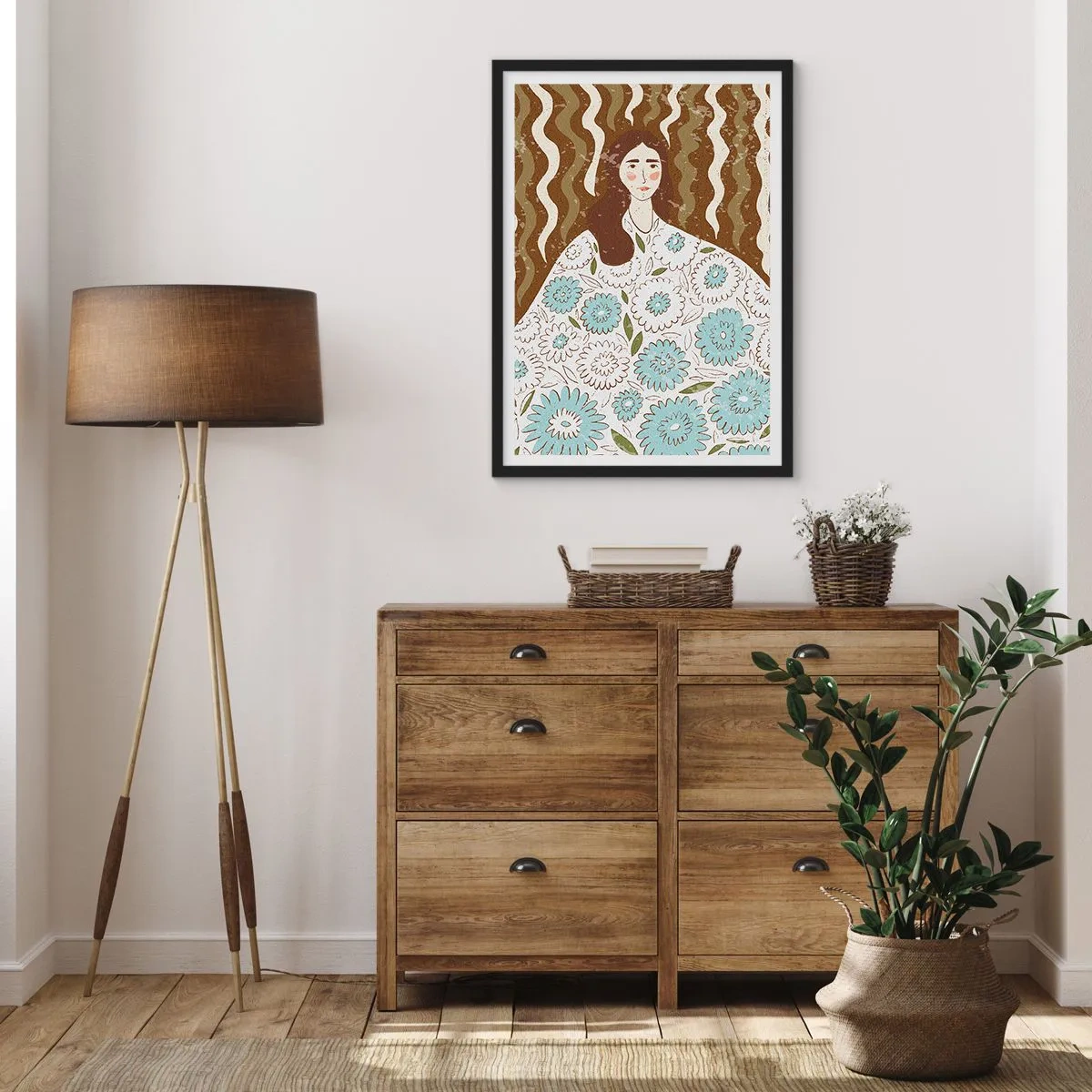 Póster en marco negro - Retrato estilizado de una mujer con un vestido floral sobre un fondo de patrones ondulados. - 50x70cm - Retrato con túnica de flores - Decoración de pared moderna para salón y dormitorio ARTTOR