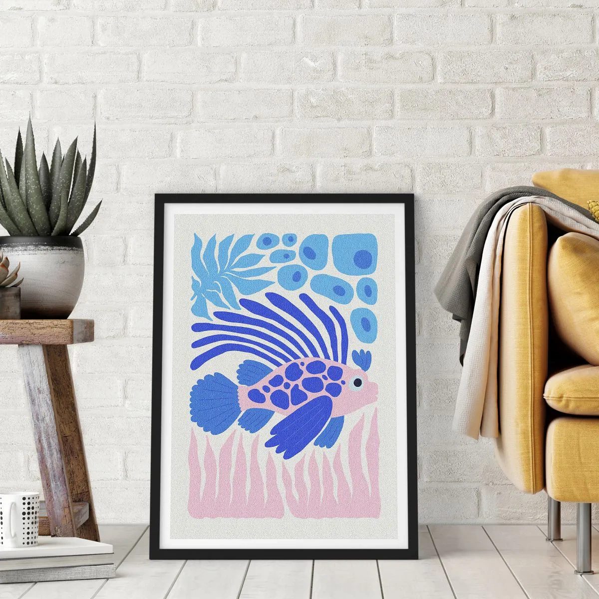 Póster en marco negro - Peces exóticos estilizados en un entorno submarino. - 50x70cm - En su mundo - Decoración de pared moderna para salón y dormitorio ARTTOR