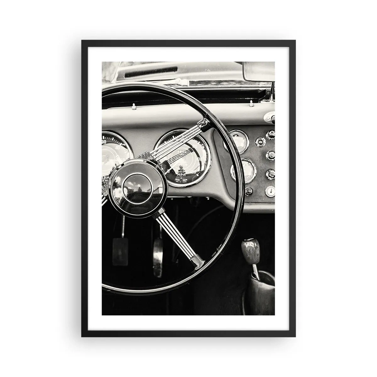 Póster en marco negro - El interior de un coche clásico en estilo monocromático. - 50x70cm - El sueño de un coleccionista - Decoración de pared moderna para salón y dormitorio ARTTOR