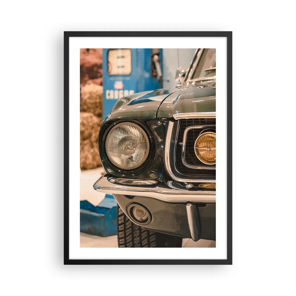 Póster en marco negro - Primer plano de un faro de coche retro clásico - 50x70cm - Encuentro con una leyenda - Decoración de pared moderna para salón y dormitorio ARTTOR