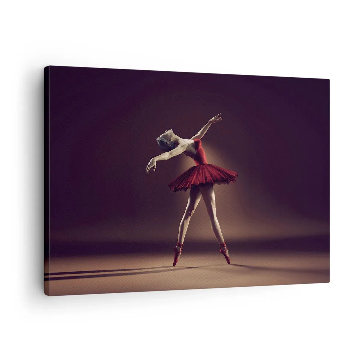 Cuadro sobre lienzo - Impresión de Imagen - Una bailarina de ballet con un vestido rojo frente a un escenario de fondo. - 70x50cm - Primera bailarina - Decoración de pared moderna para salón y dormitorio ARTTOR