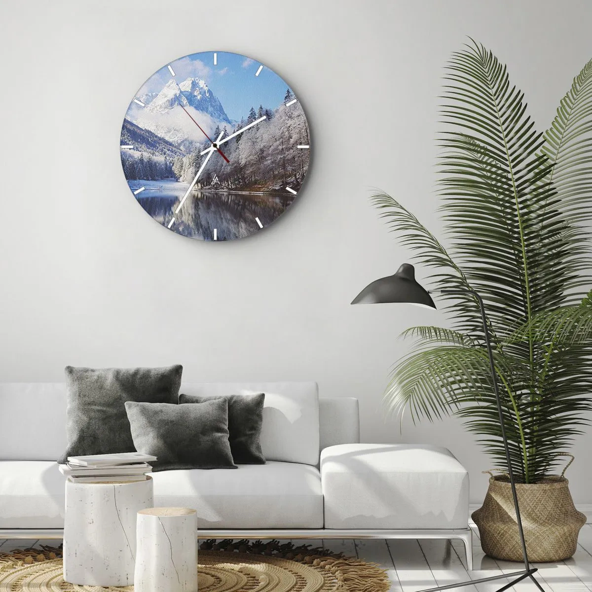 Reloj de pared - Reloj de vidrio - Montañas invernales reflejadas en un lago tranquilo - 30x30cm - Guardia de nieve - Decoración de pared moderna para salón, cocina y dormitorio ARTTOR