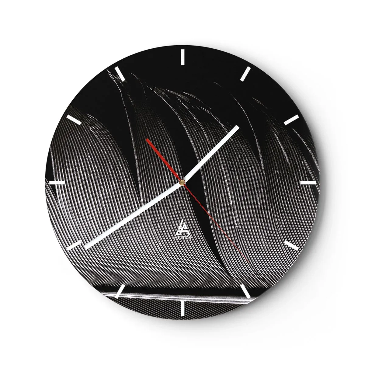 Reloj de pared - Reloj de vidrio - Primer plano de una pluma en blanco y negro contrastante. - 30x30cm - Pluma - una construcción maravillosa - Decoración de pared moderna para salón, cocina y dormitorio ARTTOR