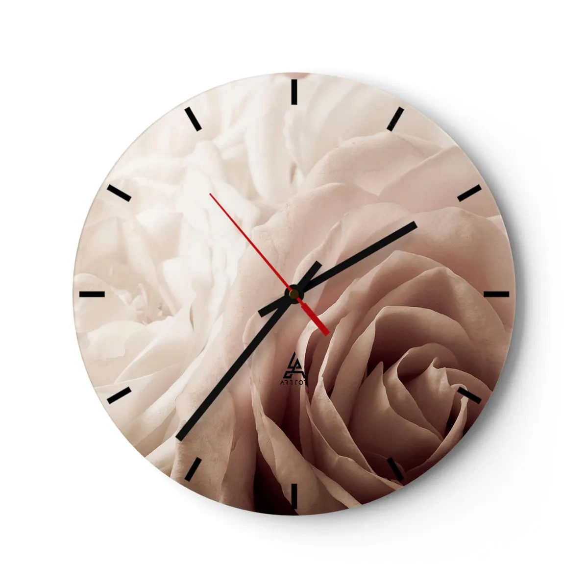 Reloj de pared - Reloj de vidrio - Un primer plano de delicados pétalos de rosa en tonos beige y rosa. - 30x30cm - En el corazón de una rosa - Decoración de pared moderna para salón, cocina y dormitorio ARTTOR