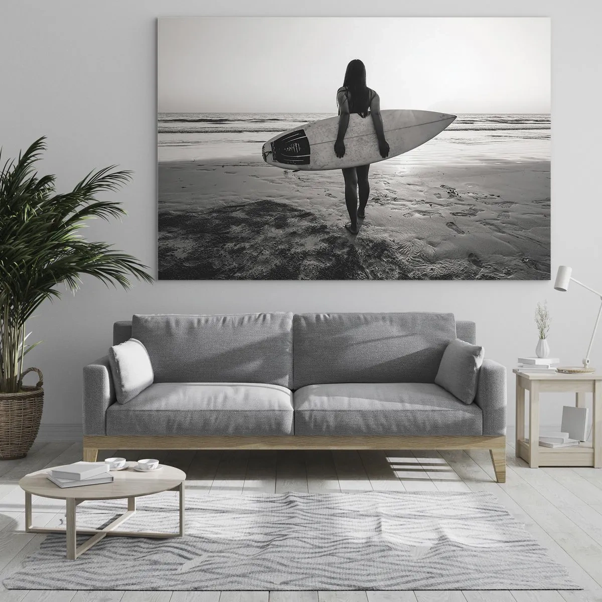Cuadro sobre vidrio - Impresiones sobre Vidrio - Mujer con una tabla de surf en la playa al amanecer - 70x50cm - Hija de las olas marinas - Decoración de pared moderna para salón y dormitorio ARTTOR