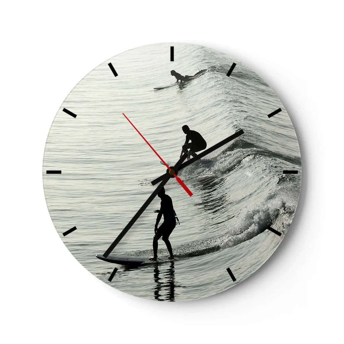 Reloj de pared - Reloj de vidrio - Surfistas cogiendo olas matutinas en un mar tranquilo - 30x30cm - Al encuentro de la ola - Decoración de pared moderna para salón, cocina y dormitorio ARTTOR