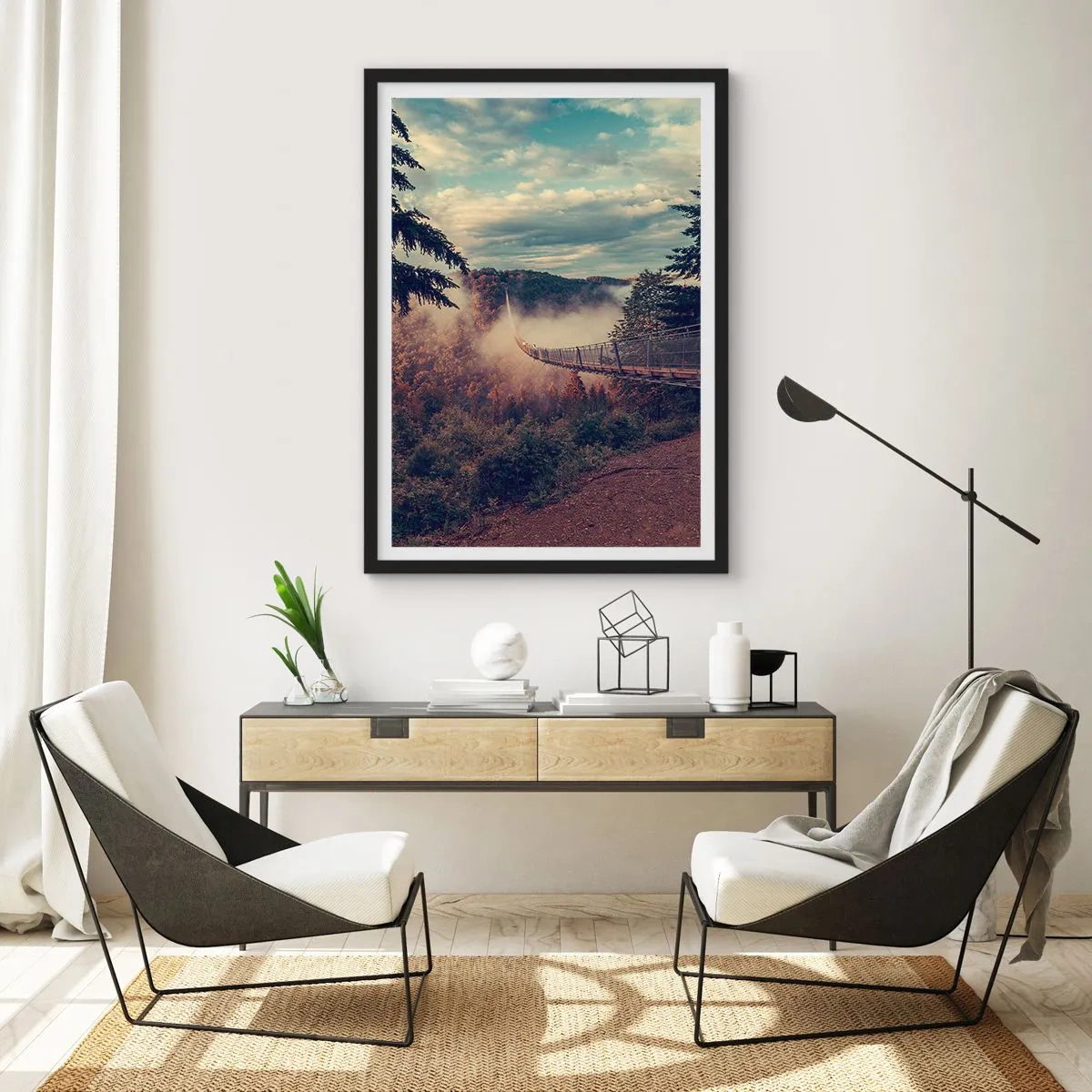 Póster en marco negro - Un puente colgante entre montañas brumosas al atardecer. - 50x70cm - Sobre un bosque otoñal - Decoración de pared moderna para salón y dormitorio ARTTOR