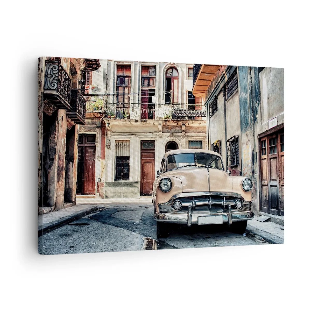 Cuadro sobre lienzo - Impresión de Imagen - Un coche clásico con la arquitectura urbana como telón de fondo - 70x50cm - Siesta en La Habana - Decoración de pared moderna para salón y dormitorio ARTTOR