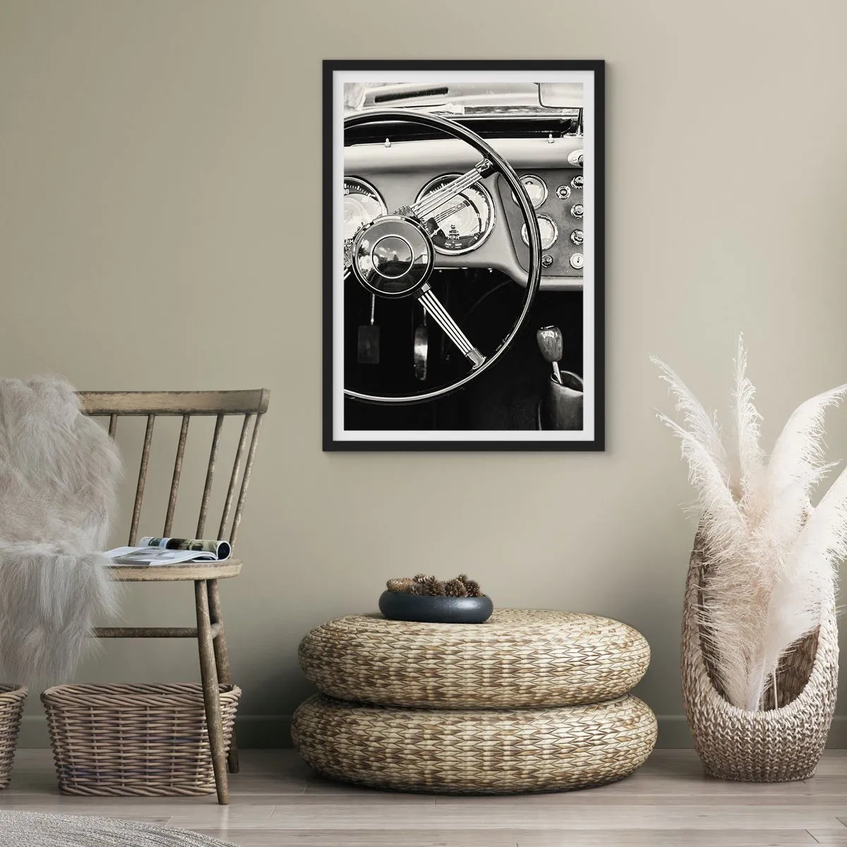 Póster en marco negro - El interior de un coche clásico en estilo monocromático. - 50x70cm - El sueño de un coleccionista - Decoración de pared moderna para salón y dormitorio ARTTOR