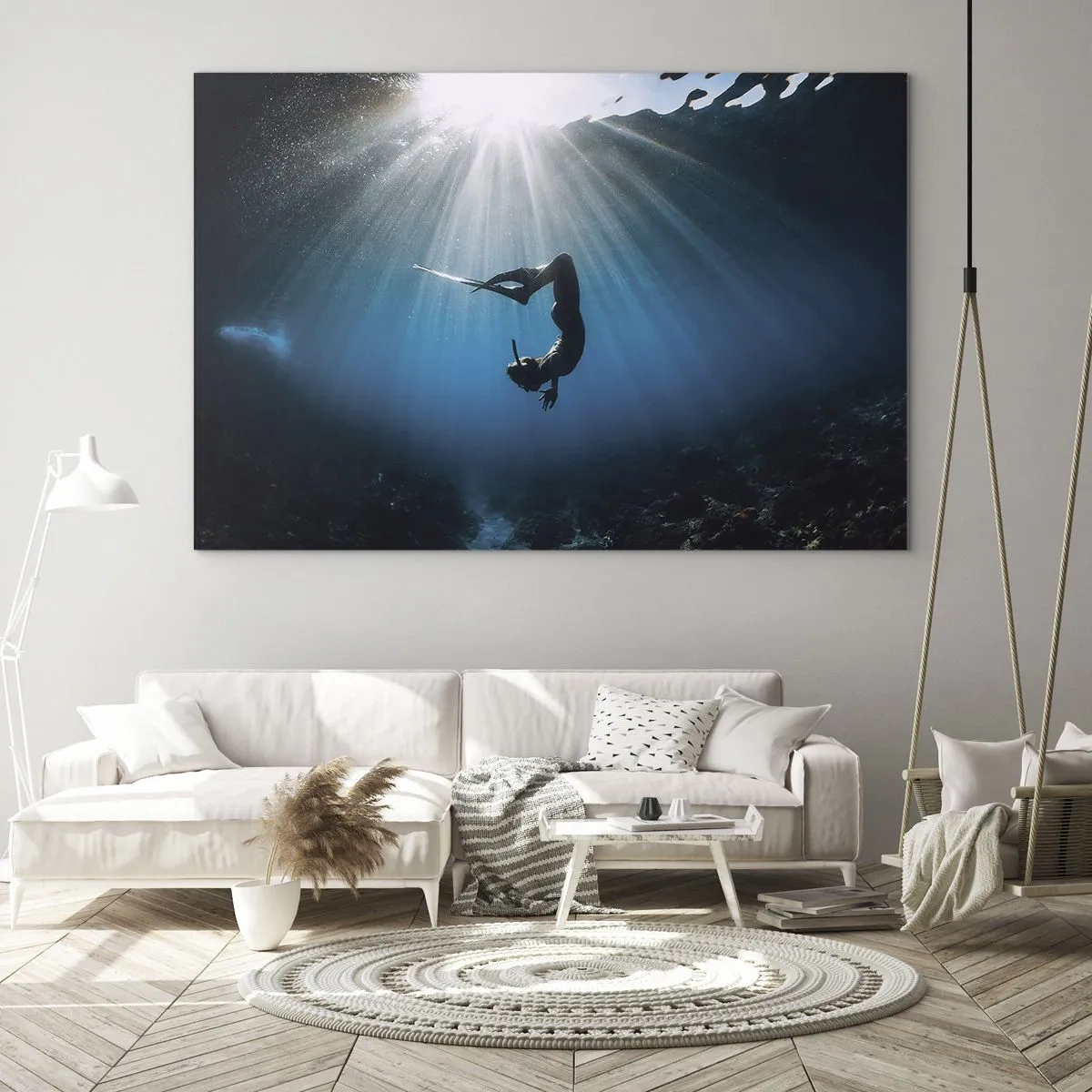 Cuadro sobre vidrio - Impresiones sobre Vidrio - Un buzo moviéndose bajo el agua bajo los rayos de luz. - 70x50cm - Danza subacuática - Decoración de pared moderna para salón y dormitorio ARTTOR