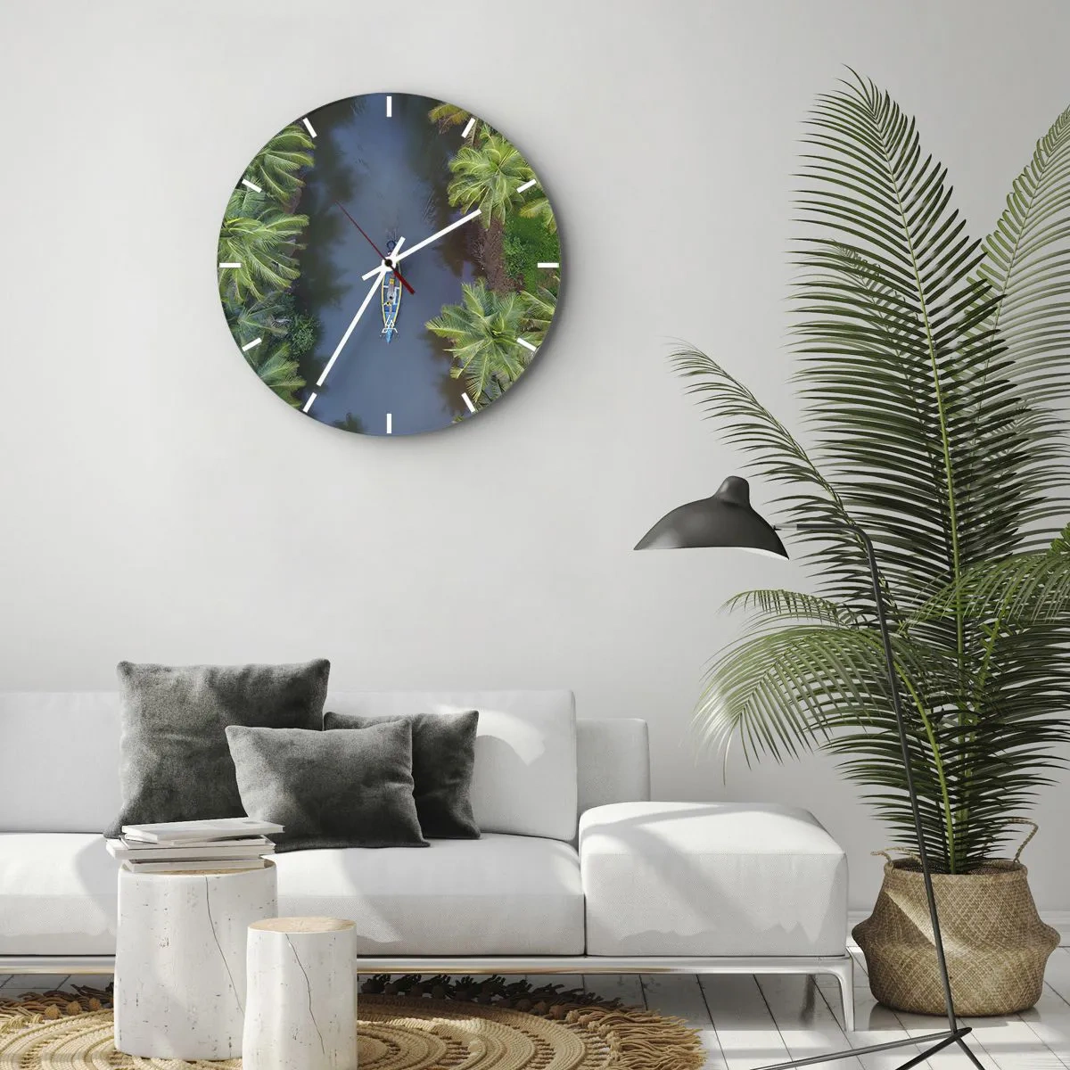 Reloj de pared - Reloj de vidrio - Un barco en un río tropical entre palmeras, visto a vista de pájaro. - 30x30cm - En un sendero tropical - Decoración de pared moderna para salón, cocina y dormitorio ARTTOR