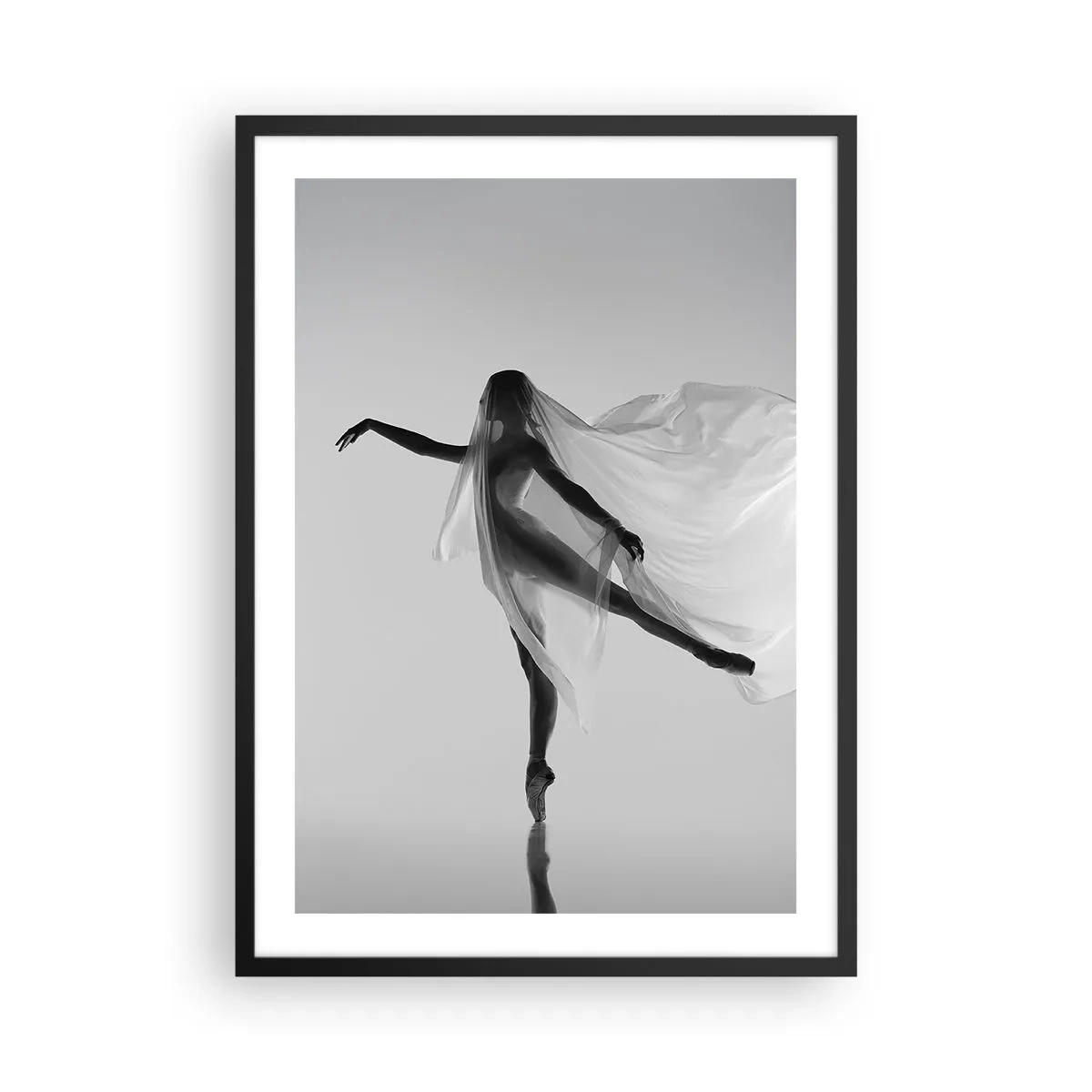Póster en marco negro - Una bailarina con un velo vaporoso en una composición en blanco y negro. - 50x70cm - Ligereza y gracia - Decoración de pared moderna para salón y dormitorio ARTTOR