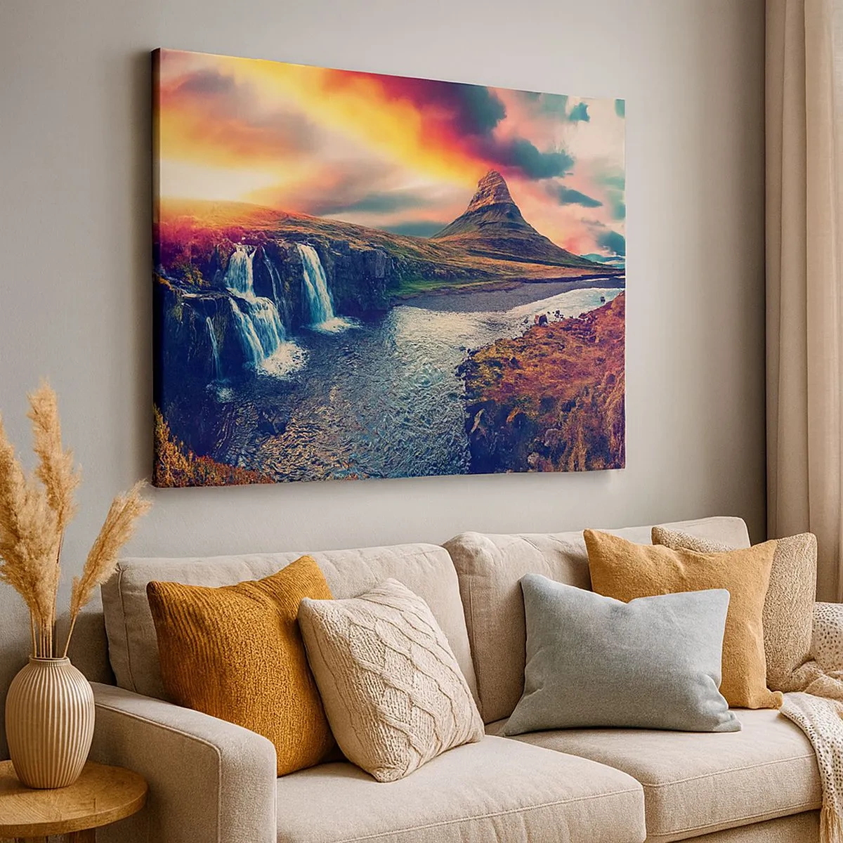 Cuadro sobre lienzo - Impresión de Imagen - Vista de la cascada y la montaña a la luz del sol poniente. - 70x50cm - En la majestuosidad de la naturaleza - Decoración de pared moderna para salón y dormitorio ARTTOR