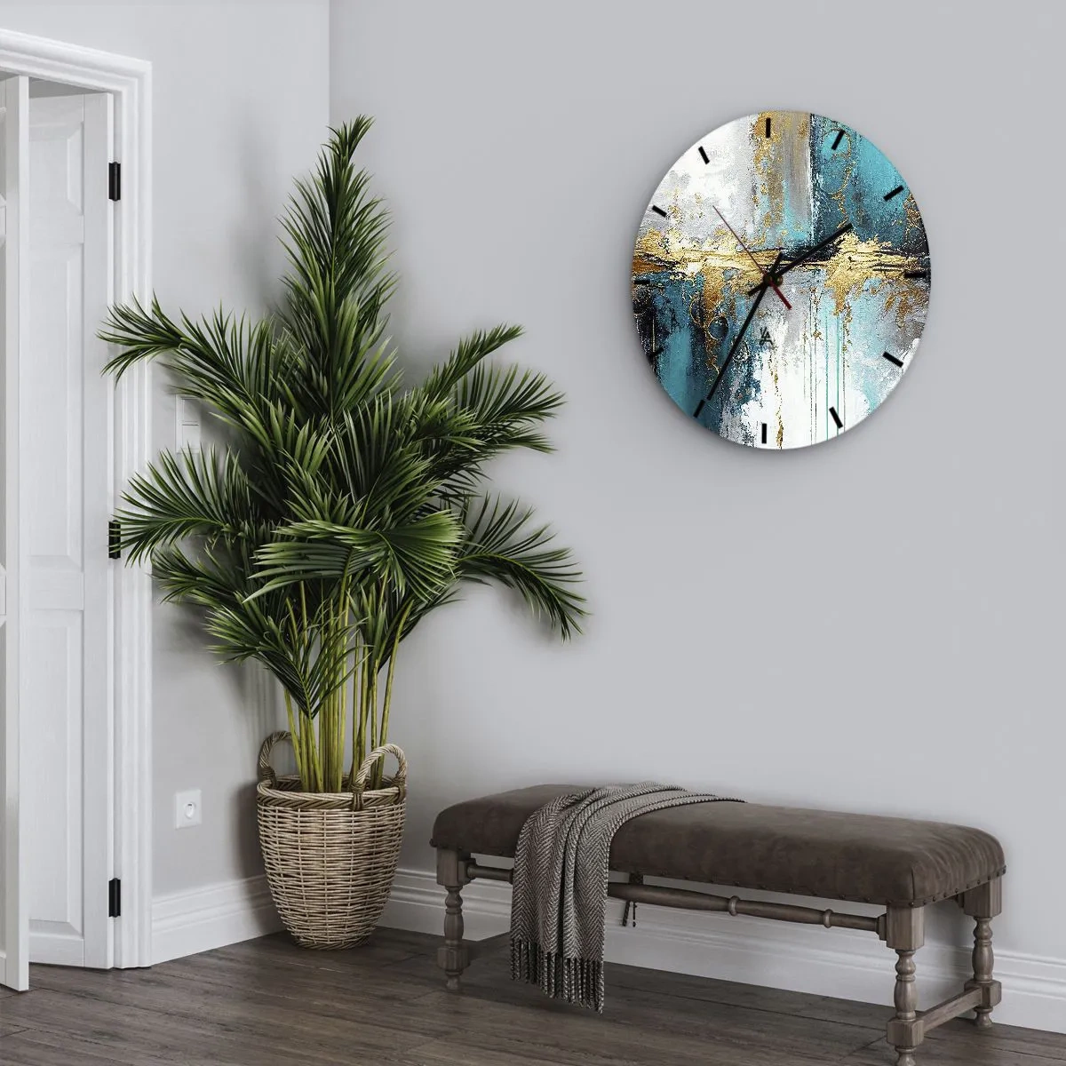 Reloj de pared - Reloj de vidrio - Trazos de pintura abstracta en turquesa, blanco y dorado. - 30x30cm - Todo fluye - Decoración de pared moderna para salón, cocina y dormitorio ARTTOR