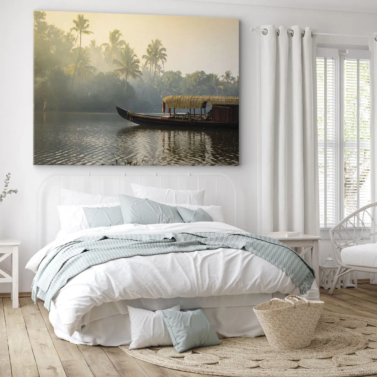 Cuadro sobre lienzo - Impresión de Imagen - Un barco tradicional en un río tranquilo entre palmeras. - 70x50cm - Casa en el río - Decoración de pared moderna para salón y dormitorio ARTTOR