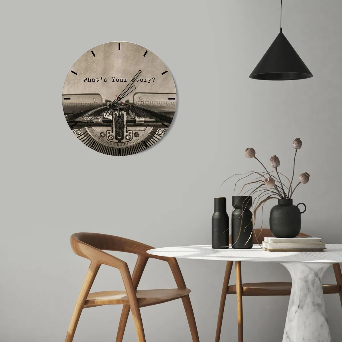 Reloj de pared - Reloj de vidrio - Primer plano de una máquina de escribir con las palabras ¿Cuál es tu historia? - 30x30cm - Solo espero una respuesta - Decoración de pared moderna para salón, cocina y dormitorio ARTTOR