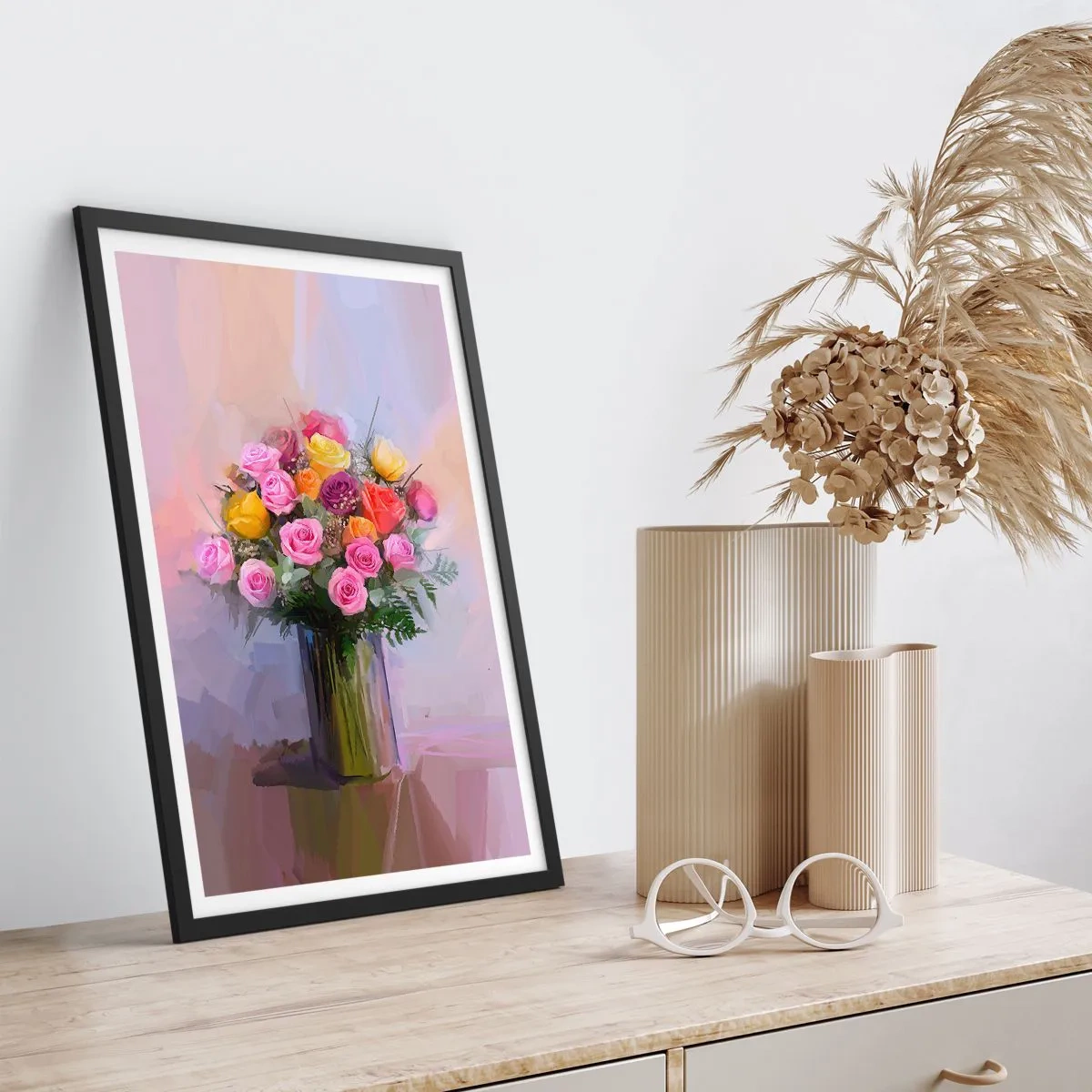 Póster en marco negro - Un ramo de rosas y flores en un jarrón de cristal. - 50x70cm - Belleza inmortalizada - Decoración de pared moderna para salón y dormitorio ARTTOR