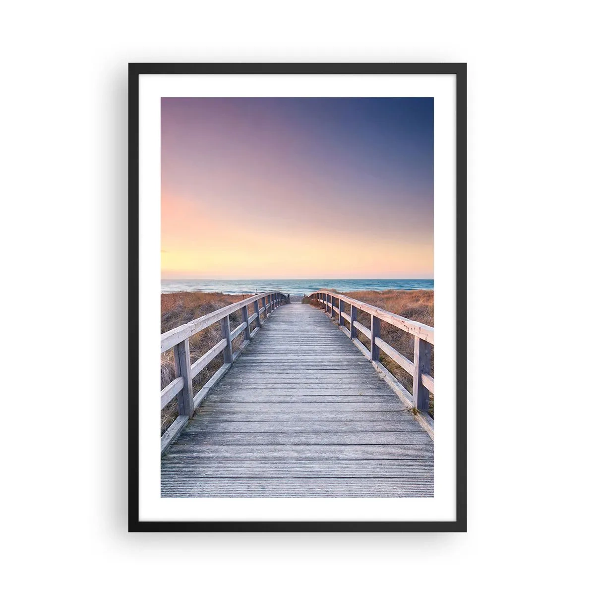 Póster en marco negro - Un embarcadero de madera que conduce al mar al atardecer. - 50x70cm - Aurora vespertina del Báltico - Decoración de pared moderna para salón y dormitorio ARTTOR