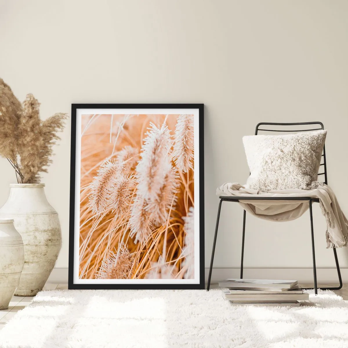 Póster en marco negro - Delicadas púas de hierba en tonos pastel beige. - 50x70cm - El dorado susurro de las hierbas - Decoración de pared moderna para salón y dormitorio ARTTOR