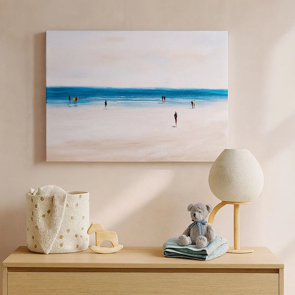 Cuadro sobre lienzo - Impresión de Imagen - Una playa con gente con el mar en calma como telón de fondo. - 70x50cm - Necesidad natural - Decoración de pared moderna para salón y dormitorio ARTTOR