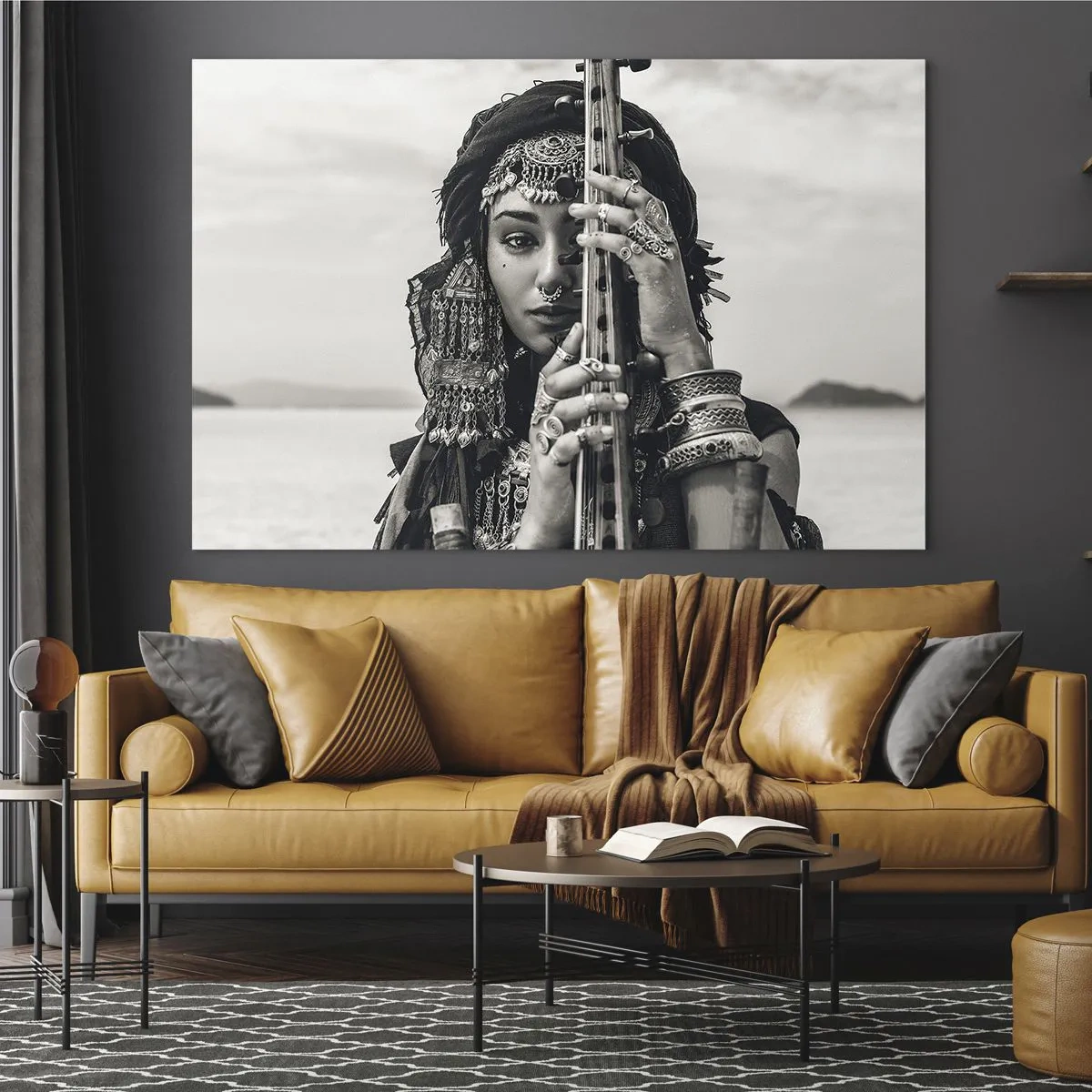 Cuadro sobre vidrio - Impresiones sobre Vidrio - Mujer con joyería oriental y un instrumento - 70x50cm - La música propia de Oriente - Decoración de pared moderna para salón y dormitorio ARTTOR