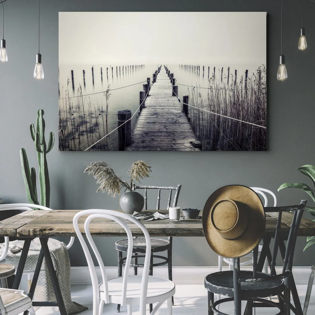 Cuadro sobre lienzo - Impresión de Imagen - Un puente de madera que conduce a un espacio brumoso. - 70x50cm - Sumergirse en la paz - Decoración de pared moderna para salón y dormitorio ARTTOR
