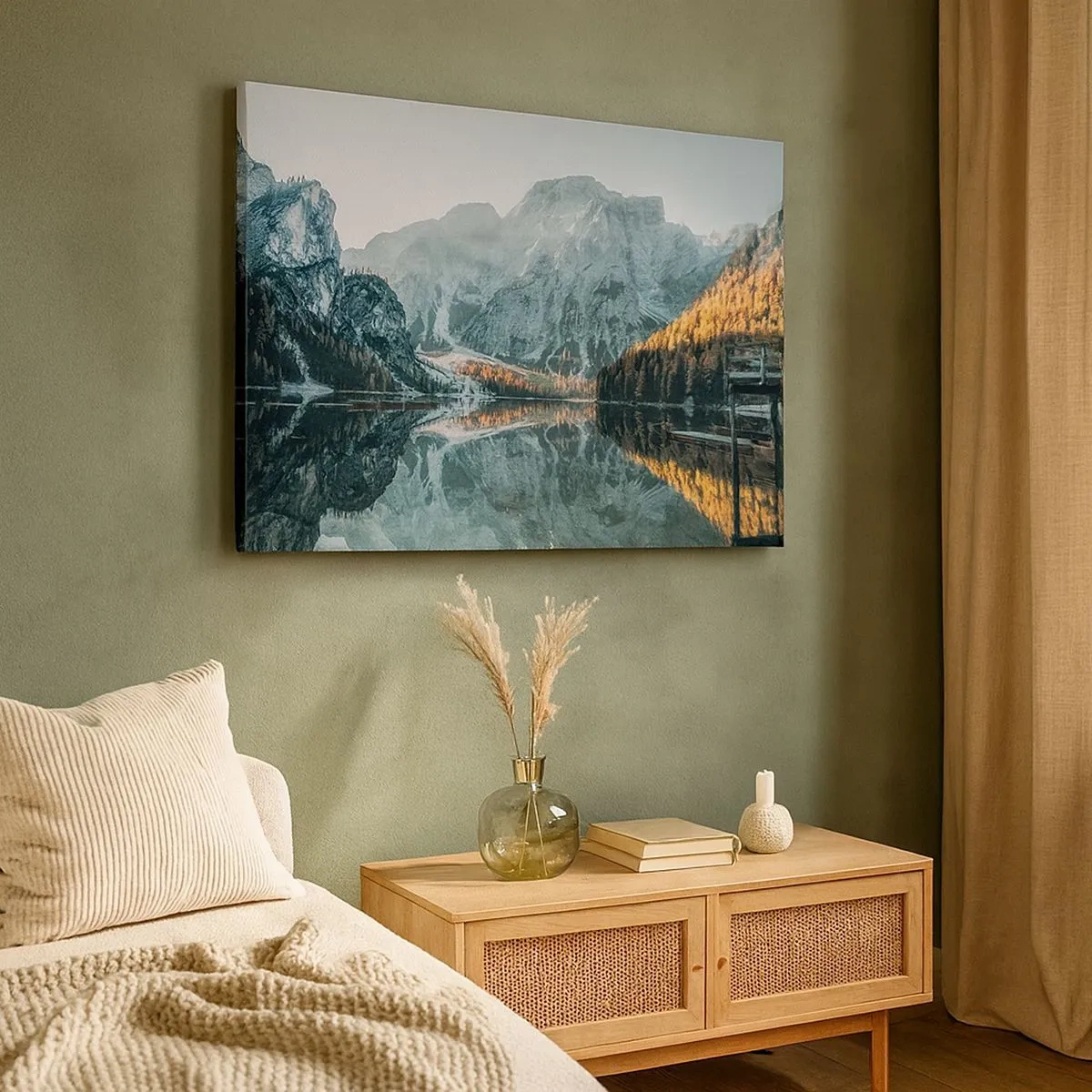 Cuadro sobre lienzo - Impresión de Imagen - Un paisaje de montaña reflejado en la tranquila superficie de un lago. - 70x50cm - Paisaje en el espejo - Decoración de pared moderna para salón y dormitorio ARTTOR
