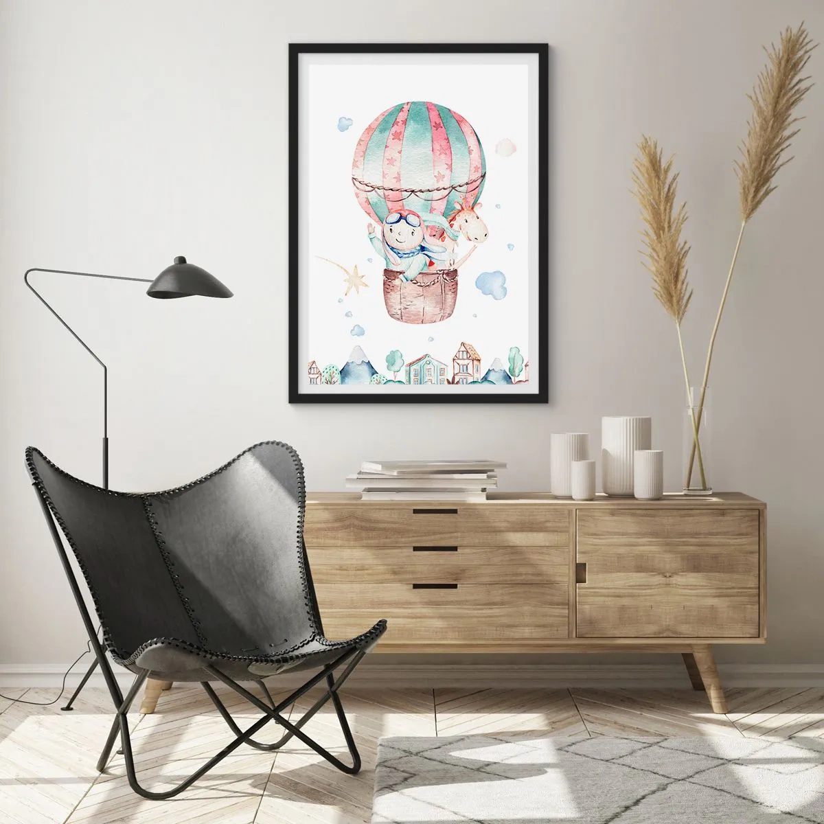 Póster en marco negro - Una linda ilustración de un oso de peluche volando en un globo sobre una ciudad. - 50x70cm - Volveremos pronto - Decoración de pared moderna para salón y dormitorio ARTTOR