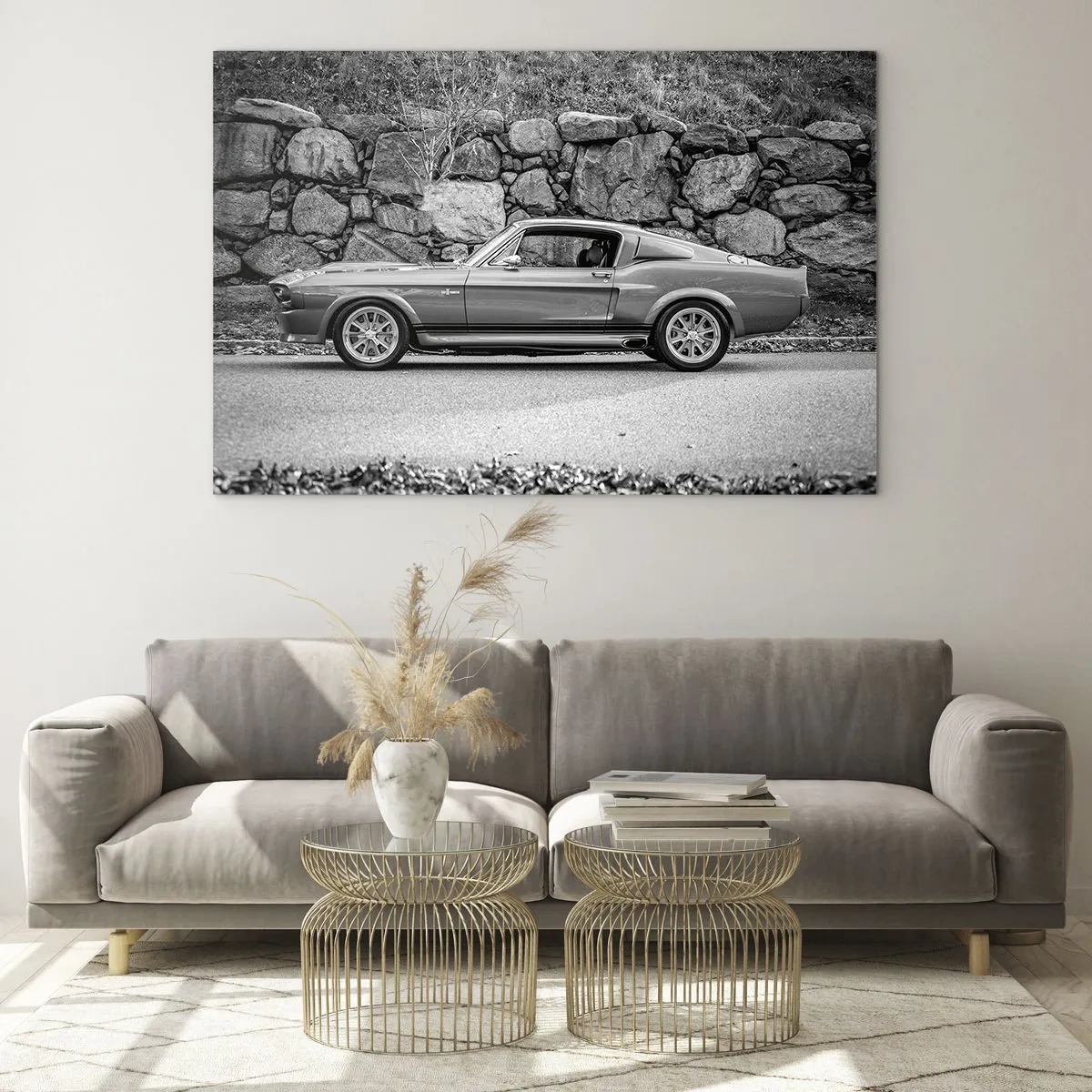 Cuadro sobre vidrio - Impresiones sobre Vidrio - Un coche clásico contra un muro de piedra. - 70x50cm - Una leyenda de los años 60 - Decoración de pared moderna para salón y dormitorio ARTTOR