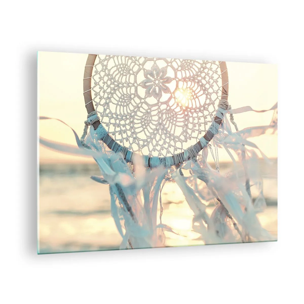 Cuadro sobre vidrio - Impresiones sobre Vidrio - Un tótem de encaje con delicados flecos sobre el fondo de la puesta de sol sobre el mar. - 70x50cm - Tótem sagrado - Decoración de pared moderna para salón y dormitorio ARTTOR