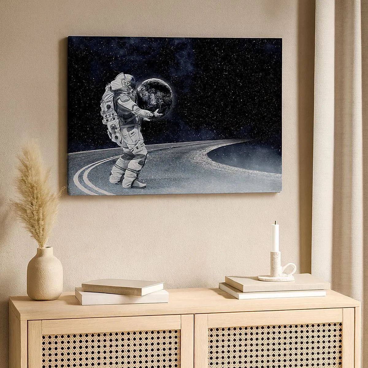 Cuadro sobre lienzo - Impresión de Imagen - Astronauta con la Tierra contra el cielo estrellado - 70x50cm - En la Vía Láctea - Decoración de pared moderna para salón y dormitorio ARTTOR
