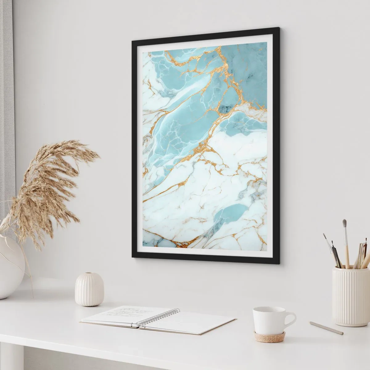 Póster en marco negro - Elegante mármol en tonos azules y dorados. - 50x70cm - Riqueza en la piedra - Decoración de pared moderna para salón y dormitorio ARTTOR