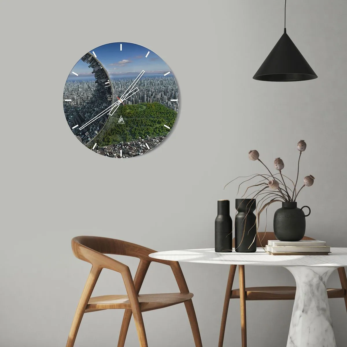 Reloj de pared - Reloj de vidrio - Una ciudad futurista con una estructura rota y vegetación en el fondo. - 30x30cm - La naturaleza es eterna - Decoración de pared moderna para salón, cocina y dormitorio ARTTOR