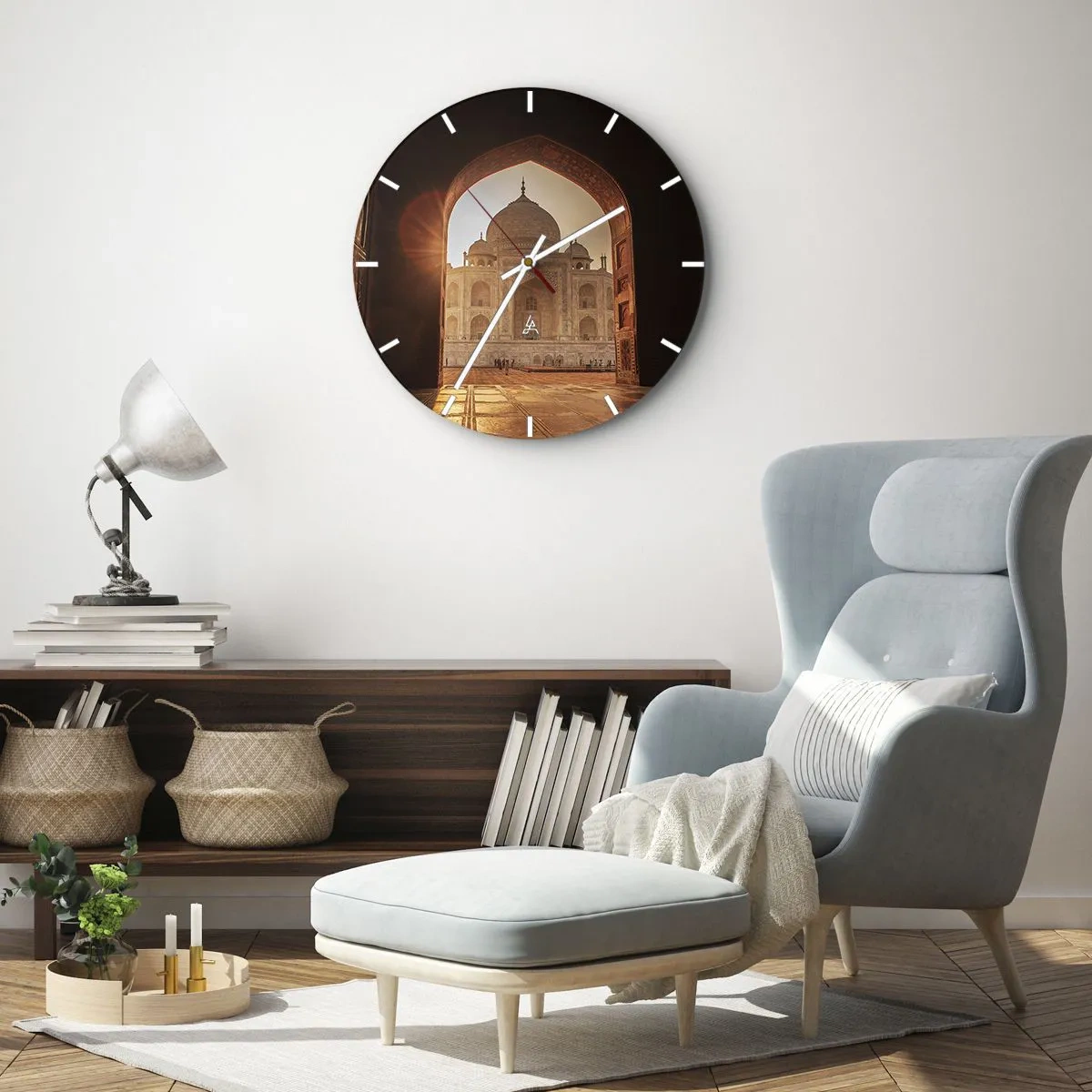 Reloj de pared - Reloj de vidrio - Un edificio histórico a la luz del sol visto a través de un arco. - 30x30cm - Un monumento al amor sobrenatural - Decoración de pared moderna para salón, cocina y dormitorio ARTTOR