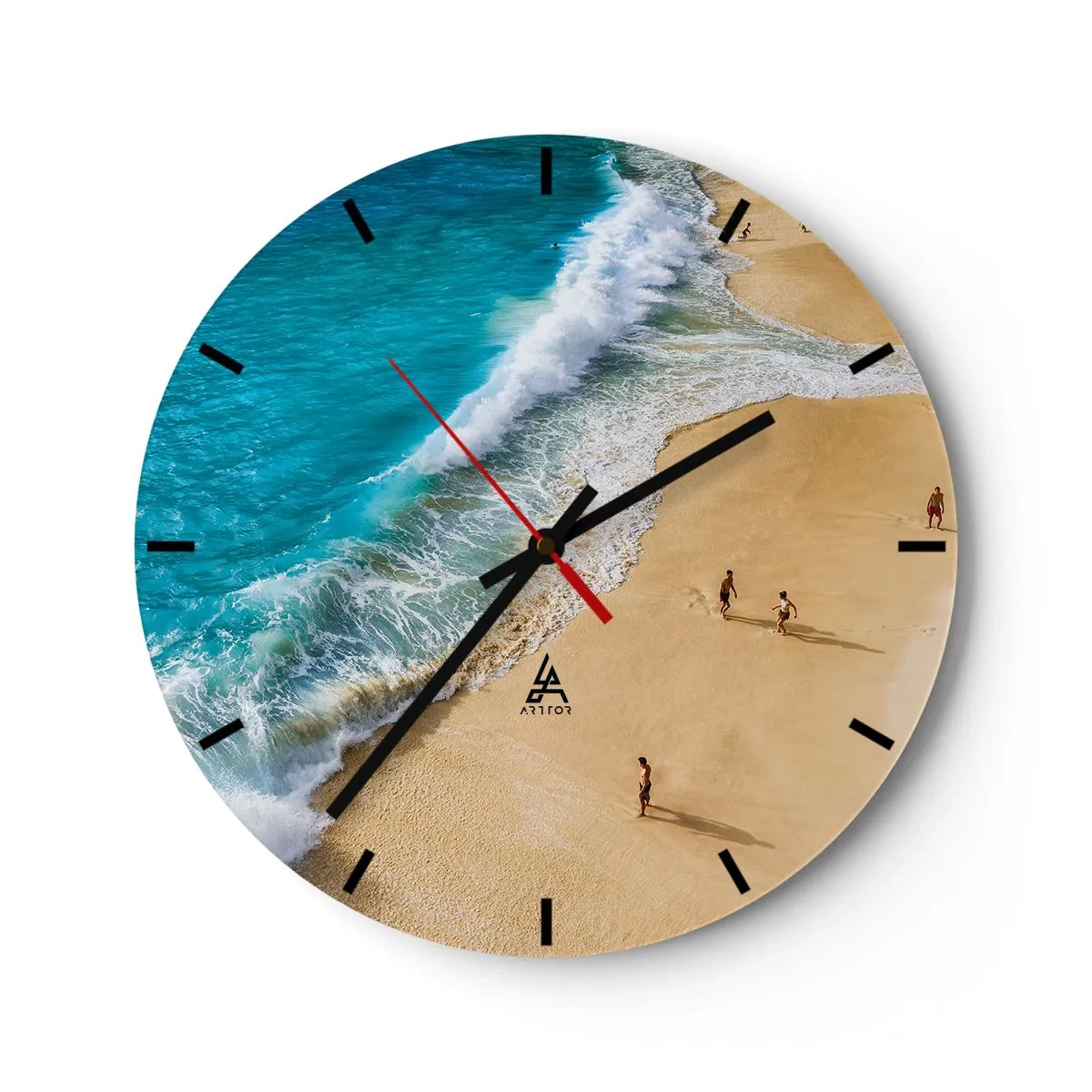 Reloj de pared - Reloj de vidrio - Una playa de arena con olas turquesas y gente paseando. - 30x30cm - Y luego el sol, la playa... - Decoración de pared moderna para salón, cocina y dormitorio ARTTOR