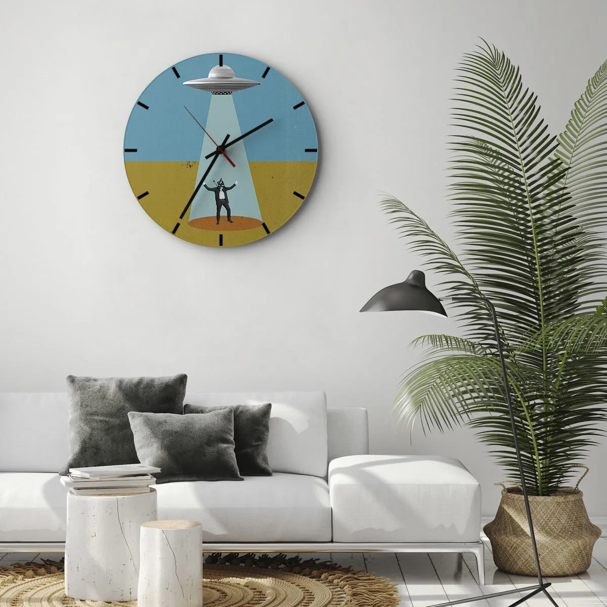 Reloj de pared - Reloj de vidrio - Un hombre iluminado por un haz de OVNI sobre un fondo desértico. - 30x30cm - Un encuentro cercano - Decoración de pared moderna para salón, cocina y dormitorio ARTTOR