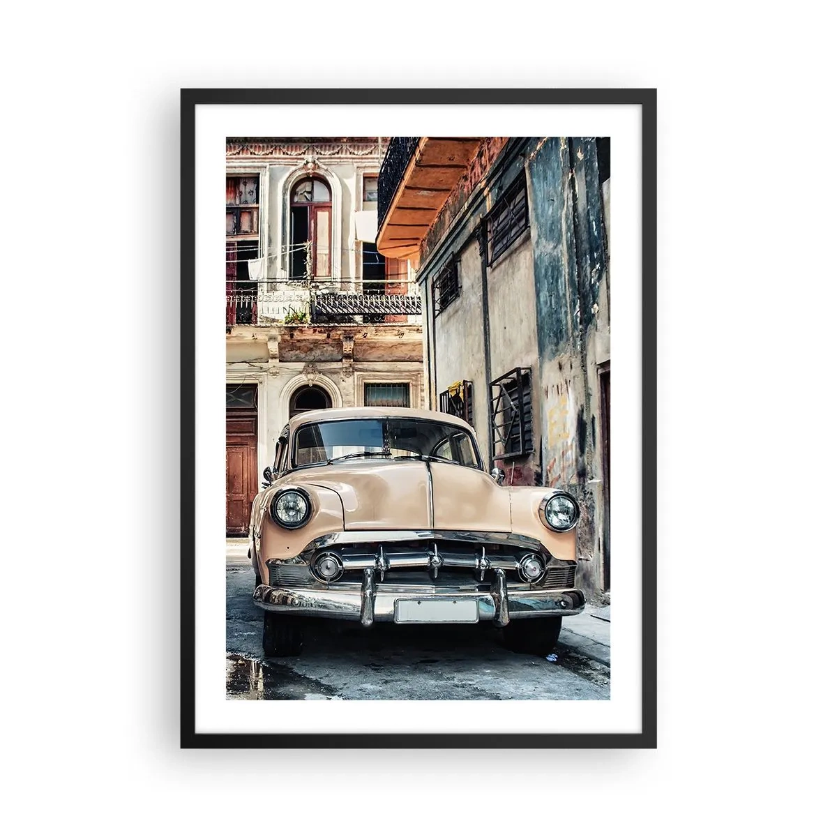 Póster en marco negro - Un coche clásico en un entorno urbano retro. - 50x70cm - Siesta en La Habana - Decoración de pared moderna para salón y dormitorio ARTTOR
