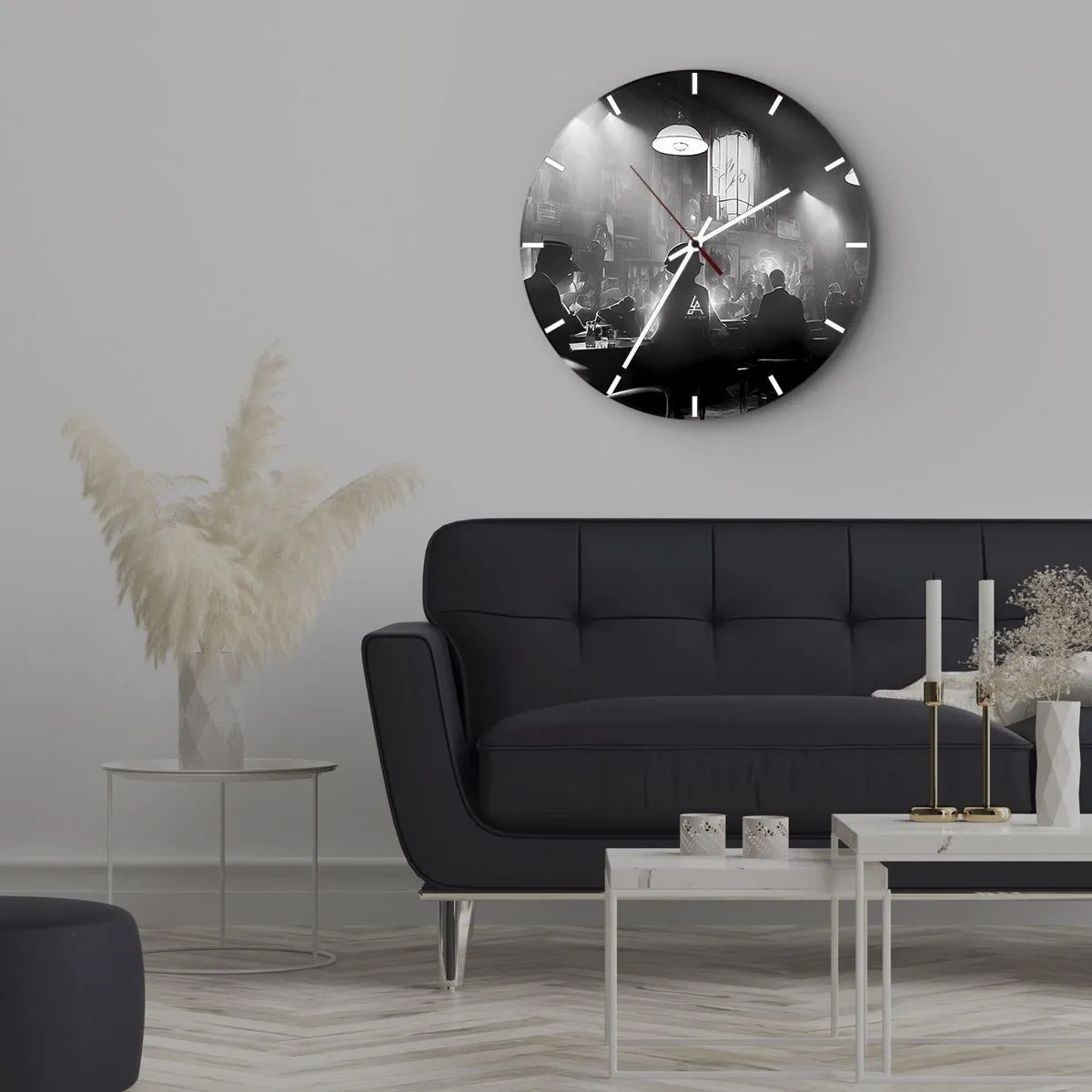 Reloj de pared - Reloj de vidrio - Escena en blanco y negro de un club de jazz con siluetas de invitados. - 30x30cm - En clave de jazz - Decoración de pared moderna para salón, cocina y dormitorio ARTTOR